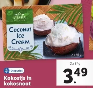 Aanbieding: Kokosijs in kokosnoot