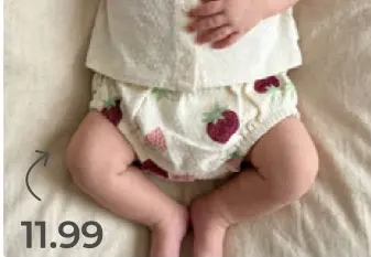 Aanbieding: Kort broekje baby aardbeien