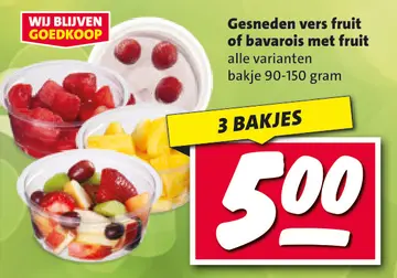 Aanbieding: Gesneden vers fruit of bavarois met fruit