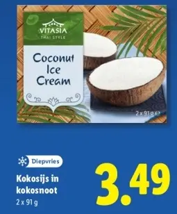 Aanbieding: Kokosijs in kokosnoot