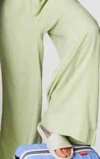 Aanbieding: Broek lichtgroen