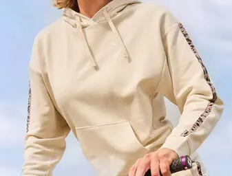 Aanbieding: Puma ESS Graphic Animal Comfort dames hoodie creme