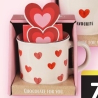 Aanbieding: Lovely joyful mug met witte chocolade praline aardbeien smaak