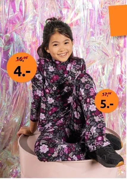 Aanbieding: Floral print top and pants set