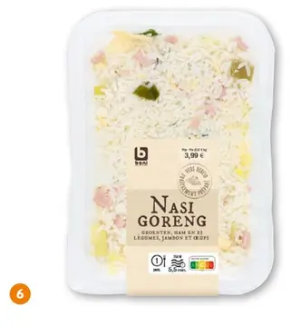 Aanbieding: nasi goreng met groenten, ham en ei