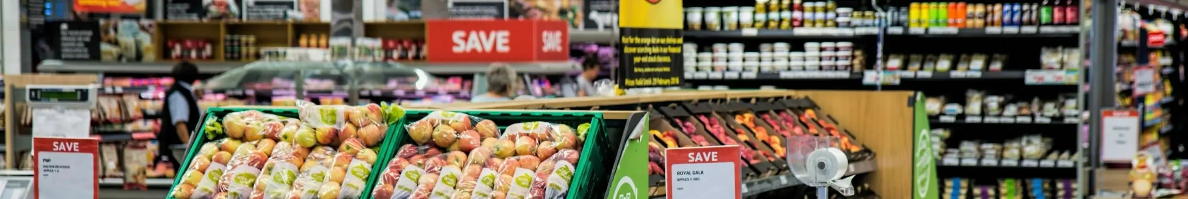 Groentenafdeling in supermarkt, met korting
